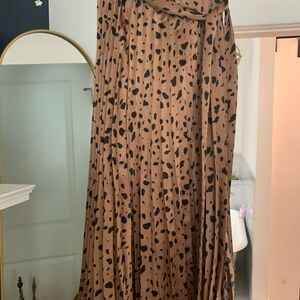 Moon River Tan and Black Patterned Maxi Skirt